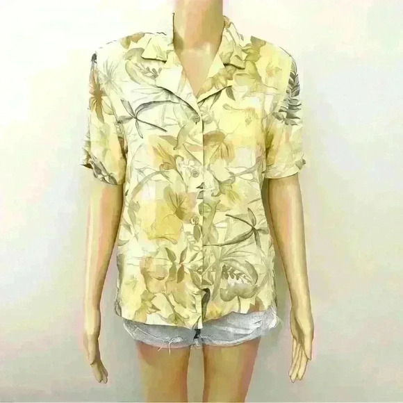 Vintage Tropical Pattern Hawaiian floral short sleeves button down blouse shirt. - Picture 2 of 9